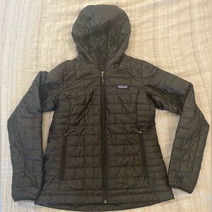 Patagonia hooded nano puff jacket!